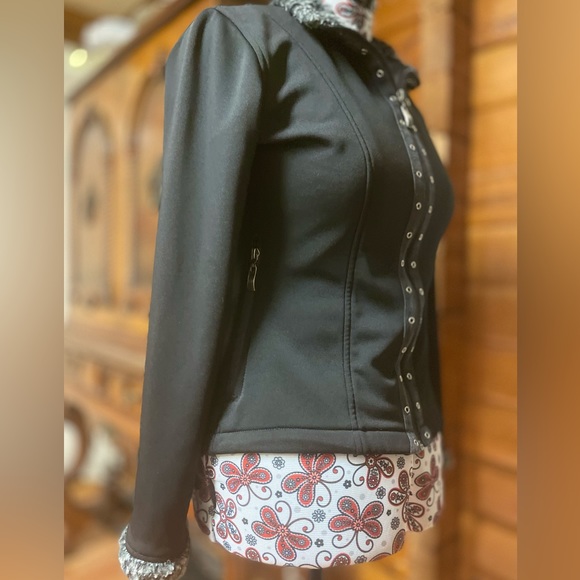 Wooly Bully Wear Jacket - Picture 3 of 12